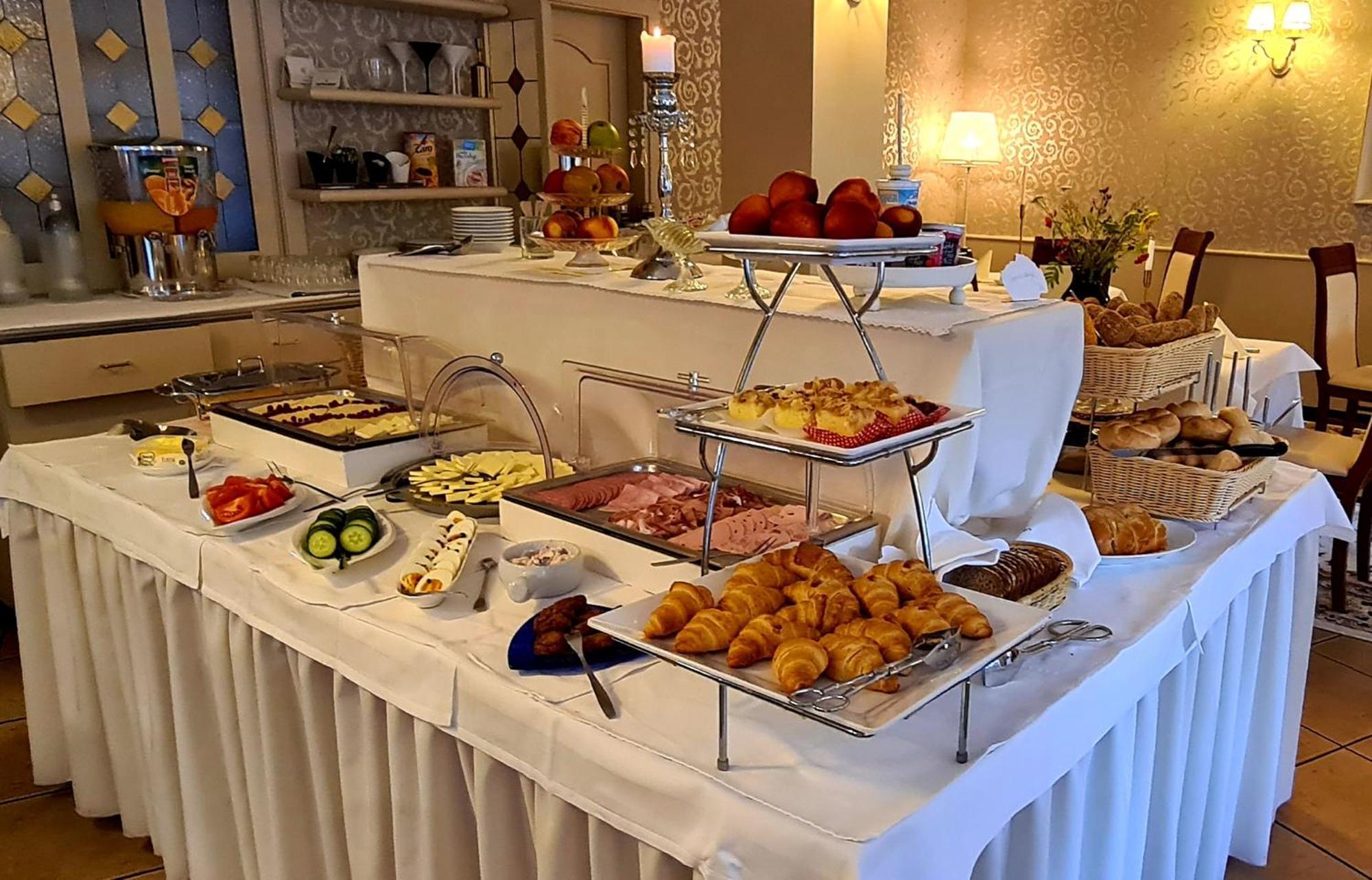 מיכנדורף Hotel Am Wald B&B מראה חיצוני תמונה